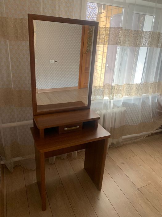 Комод и туалетный столик