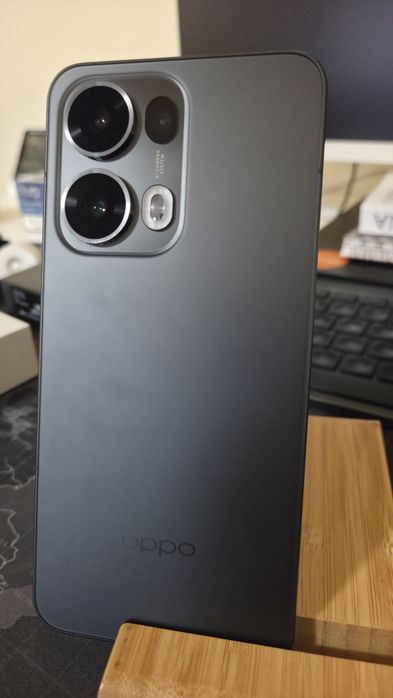 Oppo Reno 13 Pro 512 GB Midnight Black – Performanță de Top la Preț Excelent
