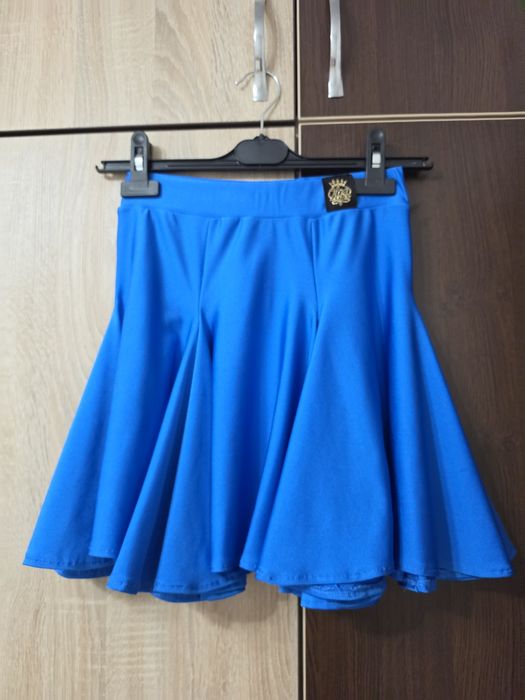 Costum dans sportiv Olga Design fete 8-10ani. Deosebit. Impecabil