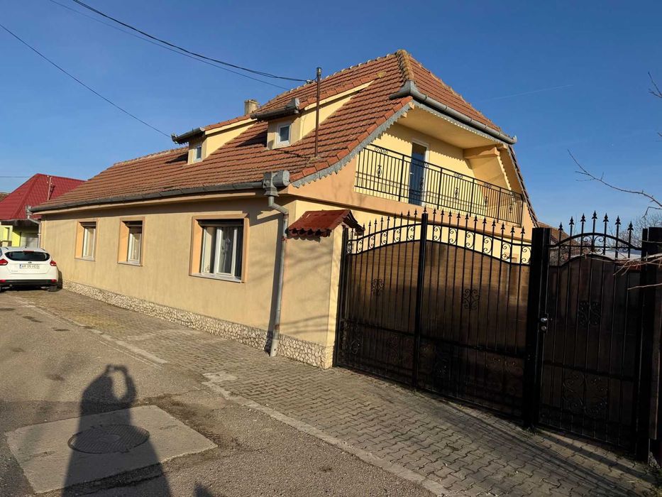 Vand casa, comision 0, in Vladimirescu, 4 camere, direct proprietar