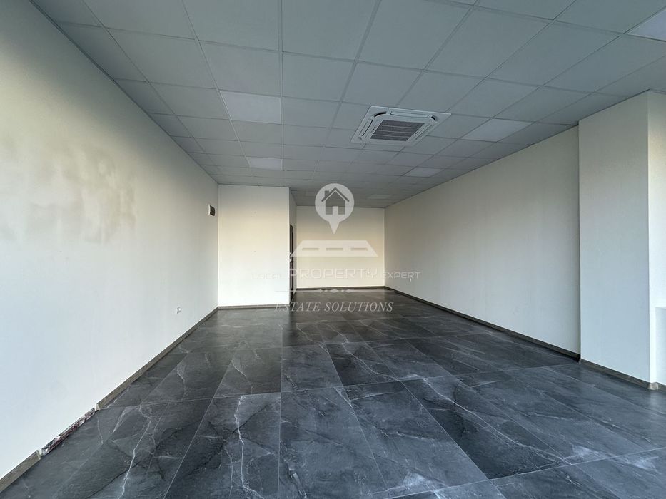 Дава се под наем Магазин в Банско - 75 кв.м за 520 € - Снимка #1