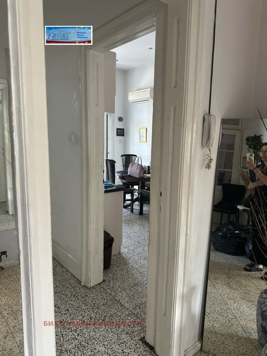 Продажба 3-стаен гр. София - Център 103m²