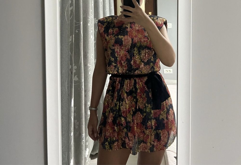 Rochie scurta cu paiete de ocazie