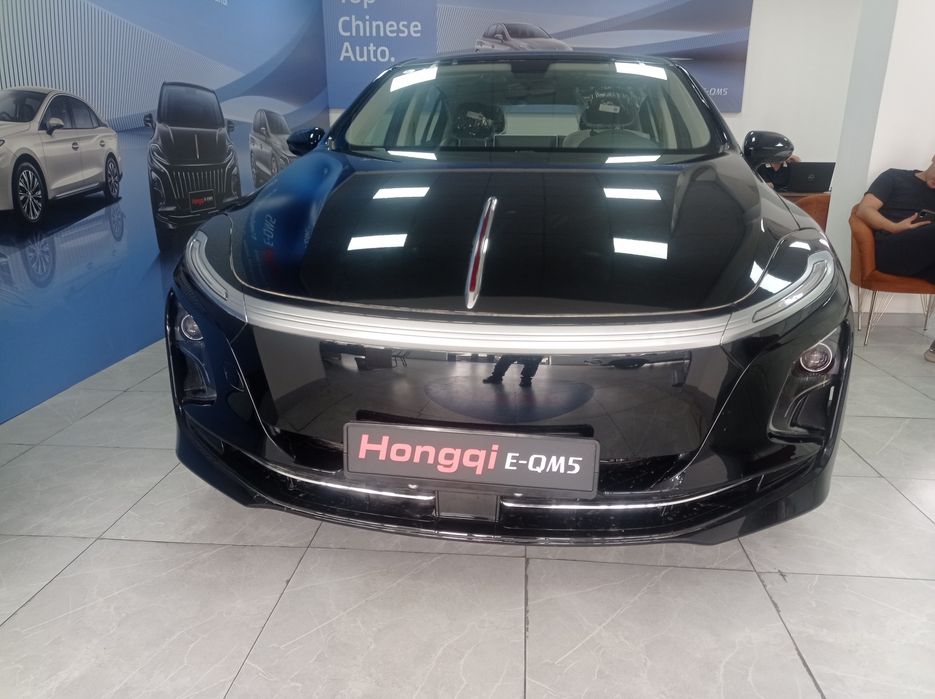 Hongqi E-QM5 электромобиль