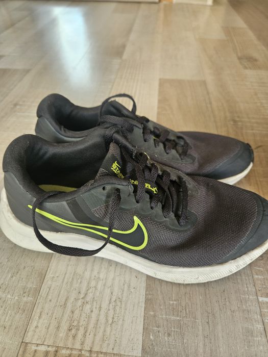 Маратонки Nike..