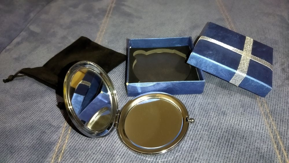 Зеркало карманное дамское