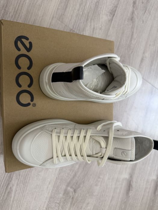 Кроссовки ECCO размер 39 новые