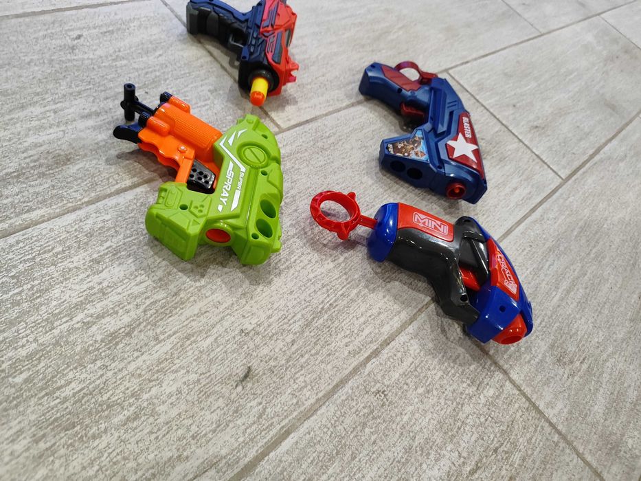 Продавам Нърфове.Много запазени.