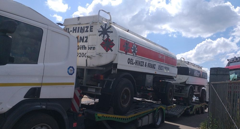 Remorcă cisternă apă,lapte, combustibil, îngrășământ lichid 6/24 litri