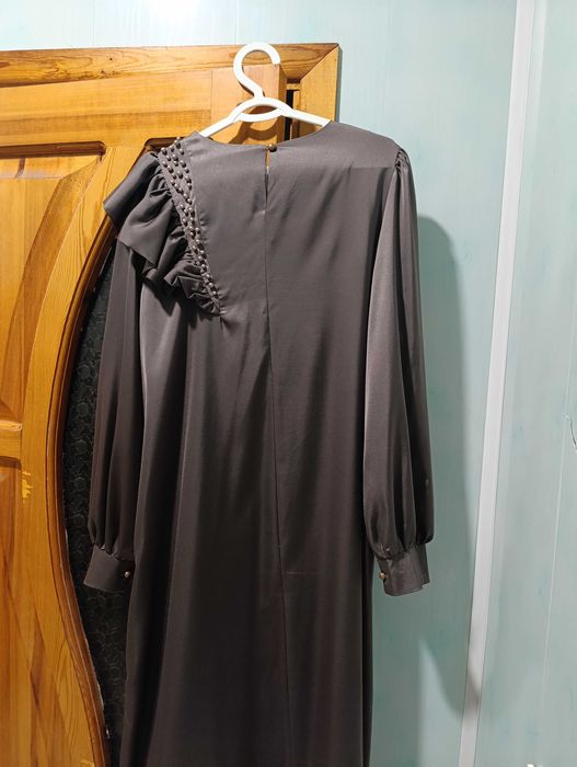 Вечернее платье атласное