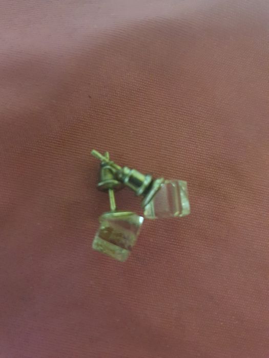 Серебряные  серёжки  гвоздики