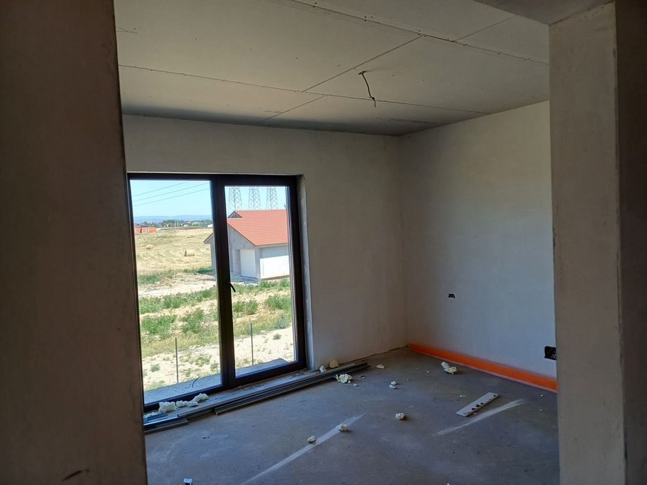 Execut finisaje interioare