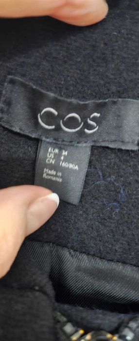 Palton negru COS, din lână