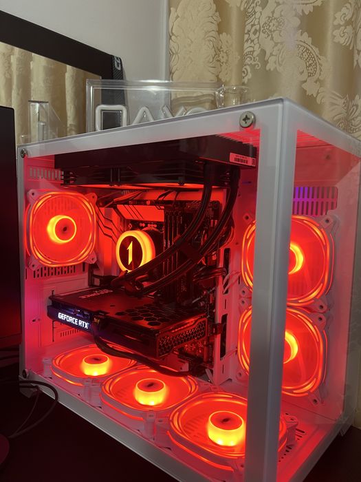 Construiesc PC-uri la comandă / Asamblare PC / PC Build personalizate