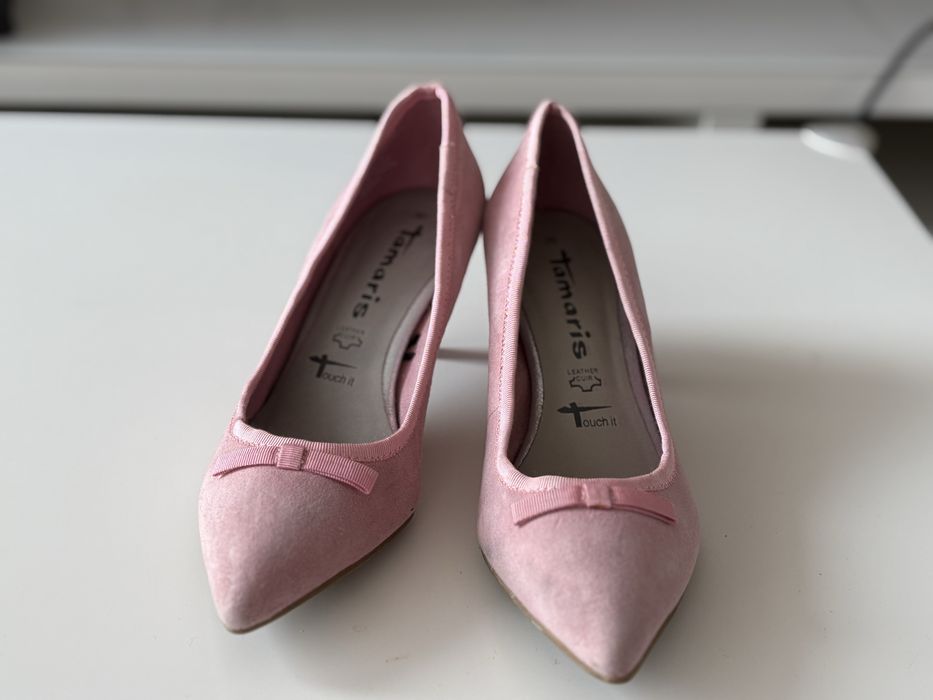 Розови обувки Tamaris на нисък ток