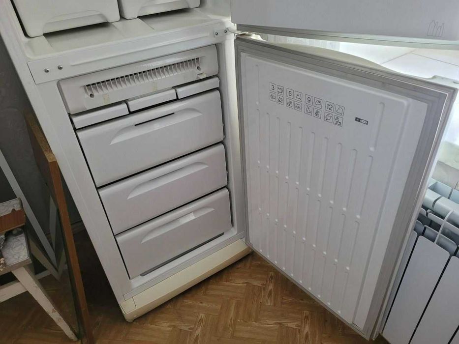 Продадим холодильник STINOL