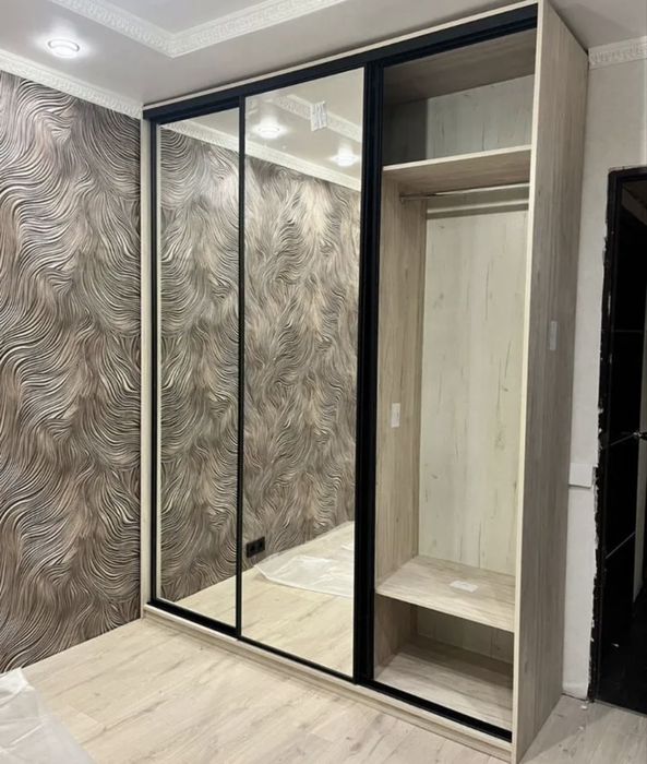 Шкаф купе зеркальный