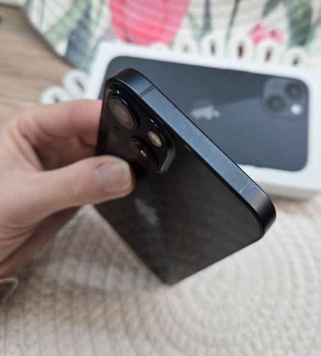 iPhone 13 Midnight blue