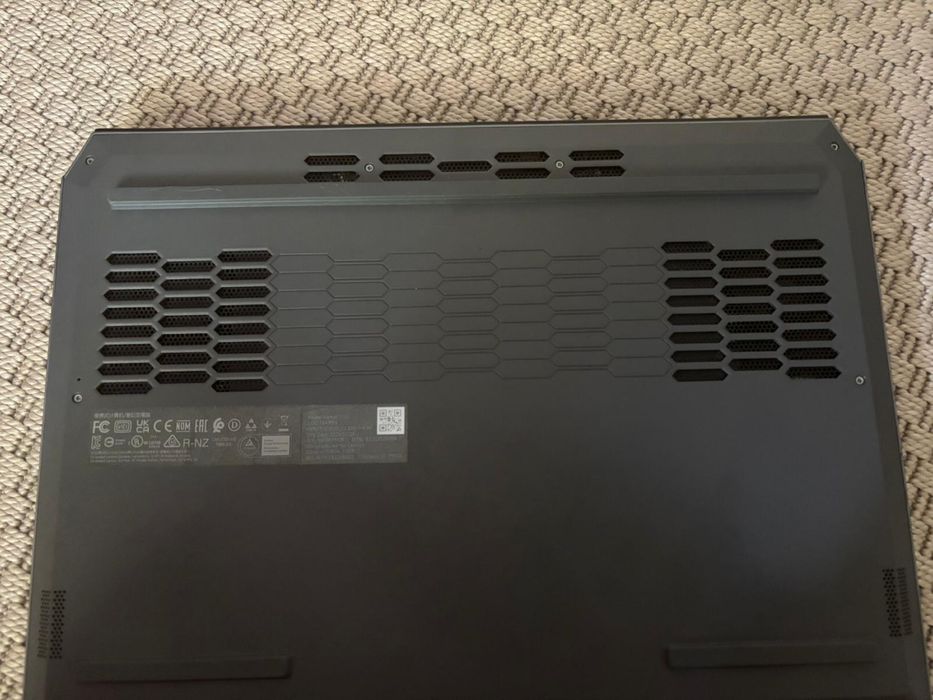 Laptop Gaming Lenovo LOQ 15ARP9