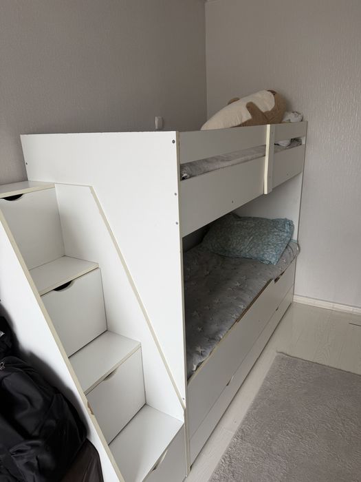 Продам двухярусную кровать!