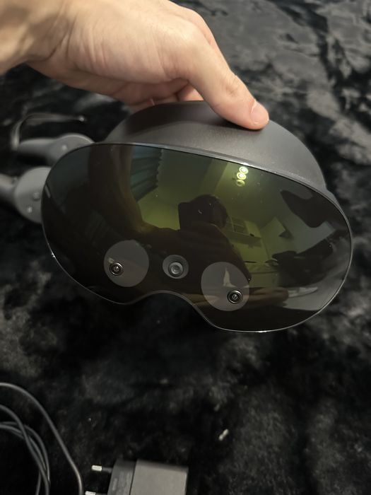 Meta Quest Pro – headset VR/MR, 256 GB, 12 GB RAM