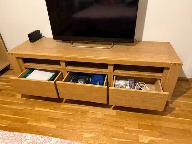 Vitrina, etajera si comoda tv