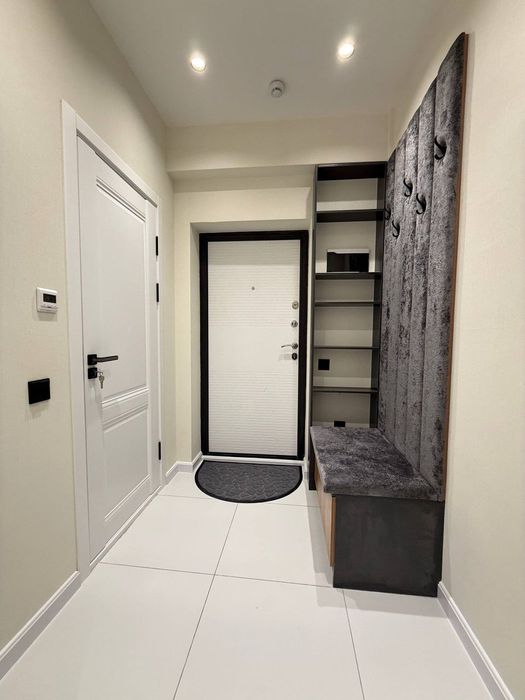 Yunsobod 13 kv ikat navostroyka 1/9/11/28 kv + 4 m2 balkon engi remont