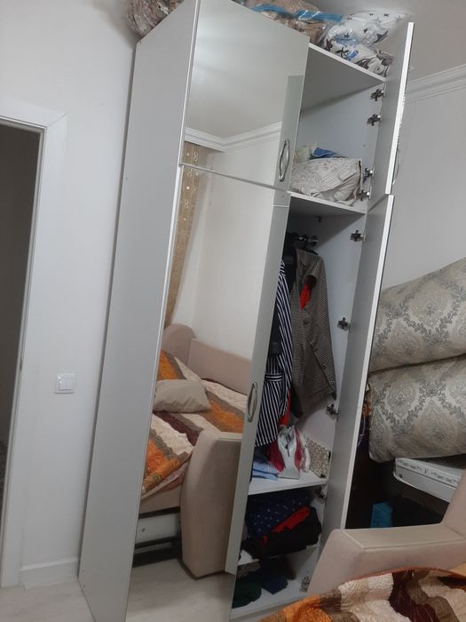 Продам шифонер, высата 2,45*ширина 1.2метр, глубина 85,Б/У, зеркалами