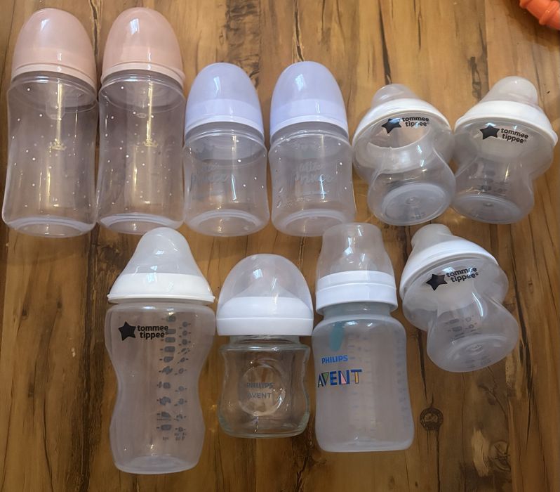 Пластмасови и стъклени шишета бебе