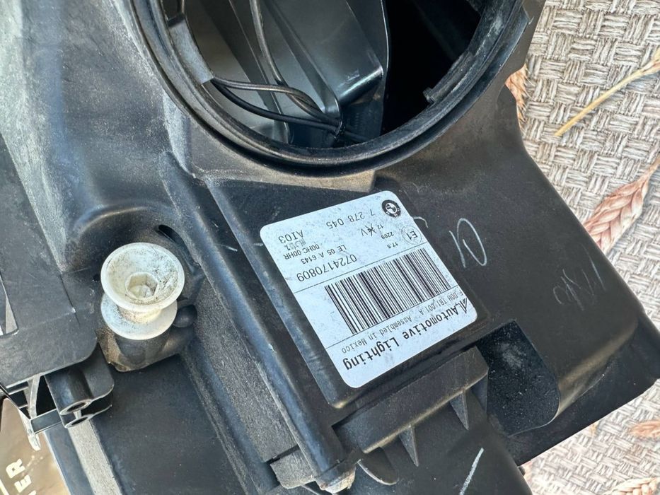 Far stanga BMW X5 E70 Halogen Led 2008/2009/2010/2011