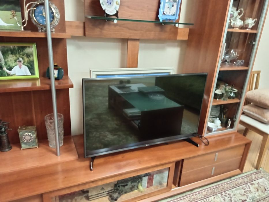 телевизор самсунг  смарт 42LF653V-ZC