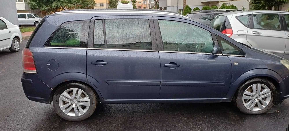 Opel zafira B7 locuri 2008