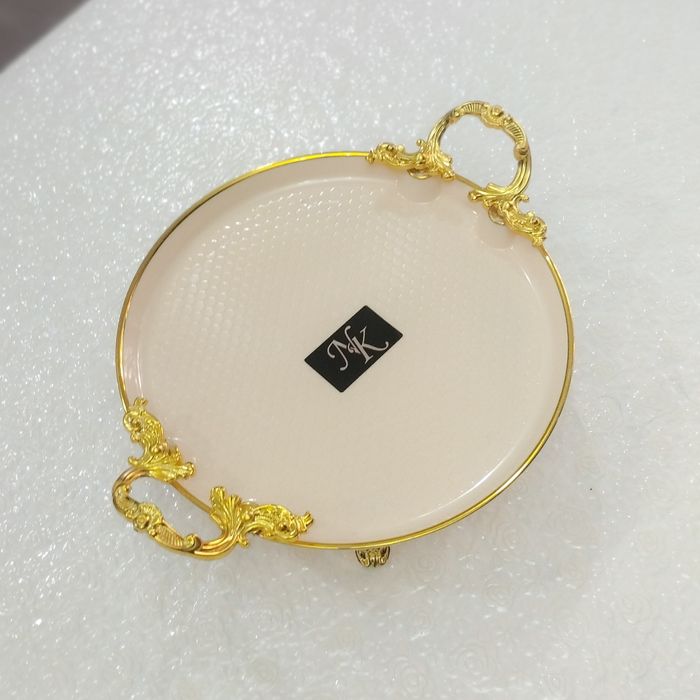 Посуда для стола, пластиковая посуда.