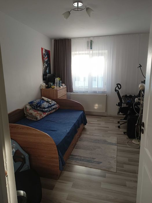 Inchiriez apartament 2 camere semidecomandate