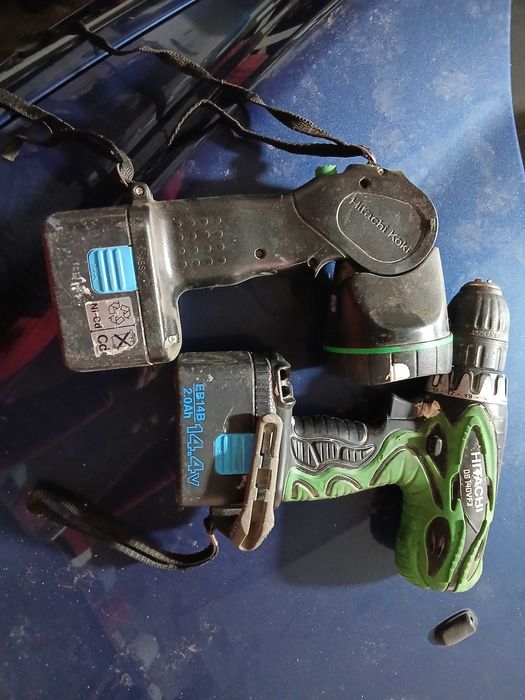 Vand autofiletanta  HITACHI si o lanterna