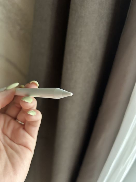 IPad pencil + pencil tips and charger