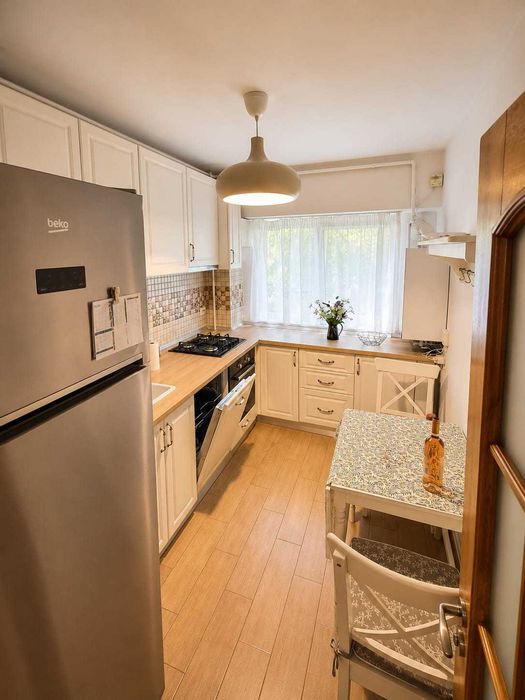 Apartament 3 cam. stradal Drumul Taberei| 70 mp | Centrala | 2 bai |Cofetarie Minimal, metrou