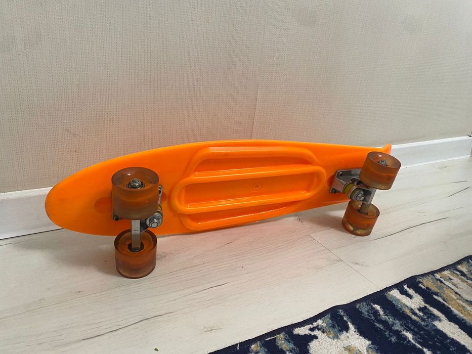 Оранжевый Скейтборд