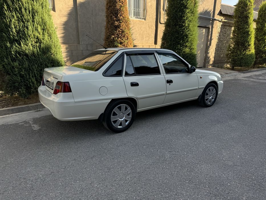 Nexia 2 1.6 sotiladi!!!