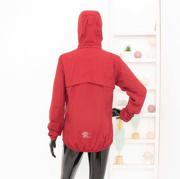 BERGANS Norddal Jacket дамско яке вишнаво много тънко с качулка ветровка S