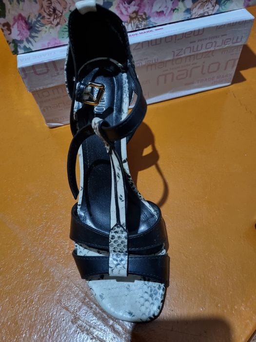 Женская обувь, босоножки