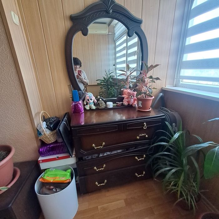 Продается тремор и с двумя тумбочками