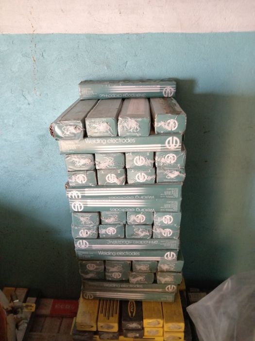 Продам электроды нержавейка,  наплавка, уони.