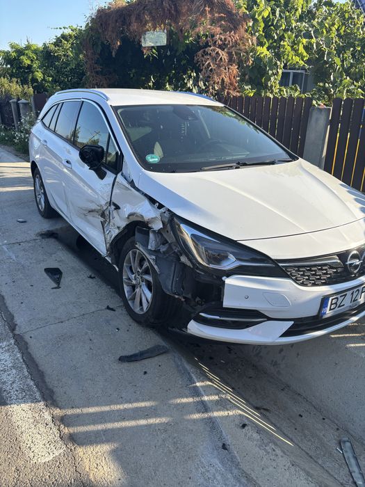 Opel Astra K 2021 avariat