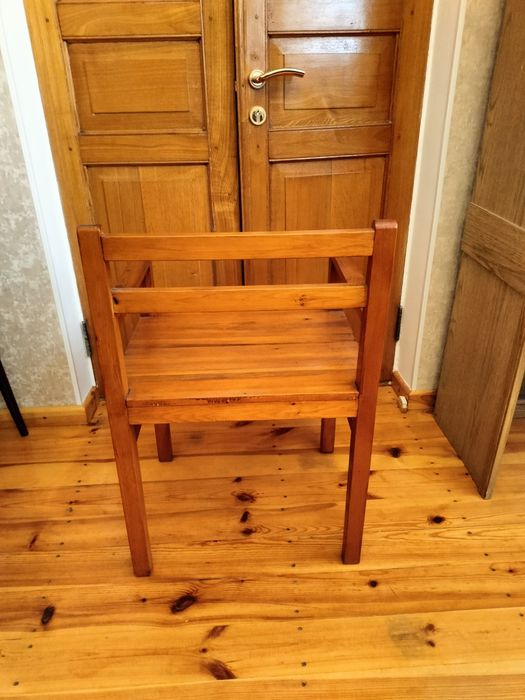 Кресло деревянное