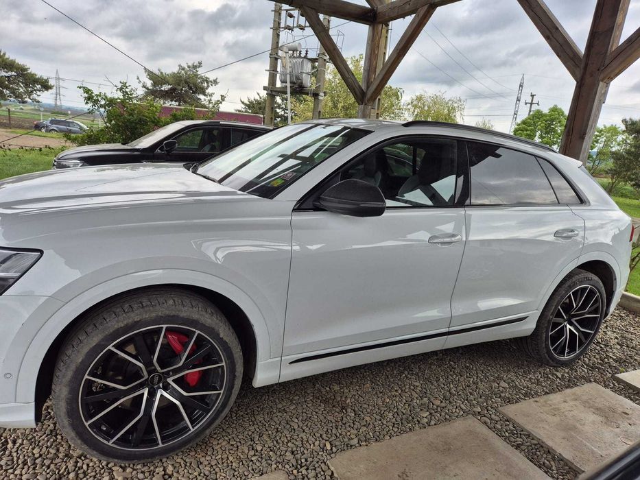 AUDI SQ8