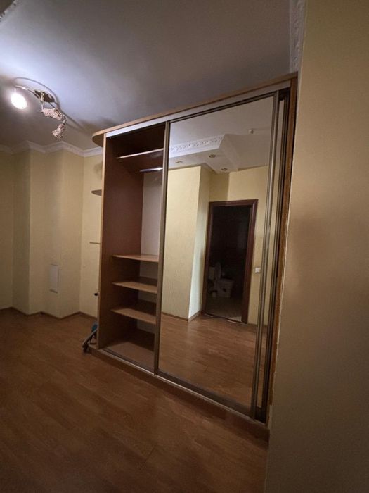 Шкаф.           .