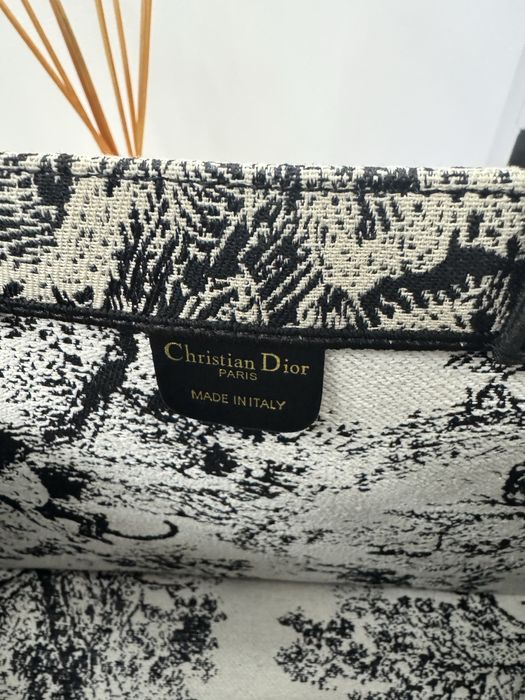 Christian Dior Book tote Medium size