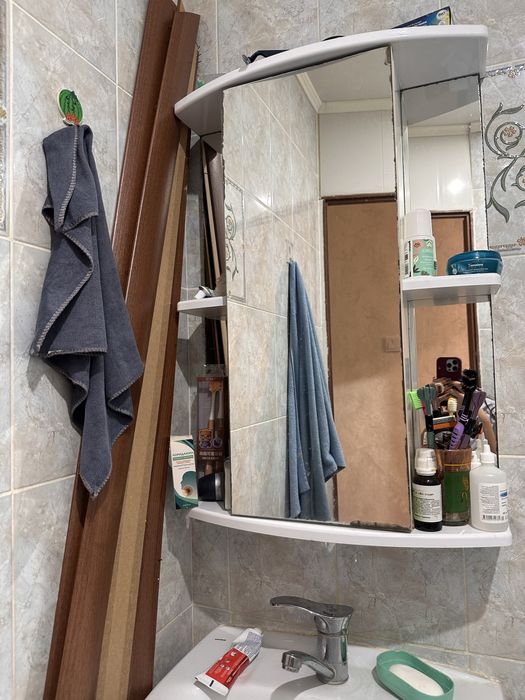 Полка зеркало в ванную