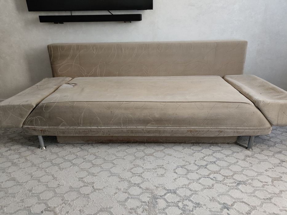 Диван отдам даром